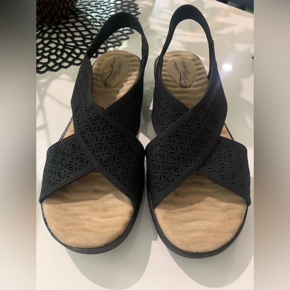 Easy Street women’s Claudia Wedge Sandal size 9, black. - Picture 3 of 10